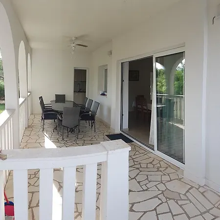 Villa Ana